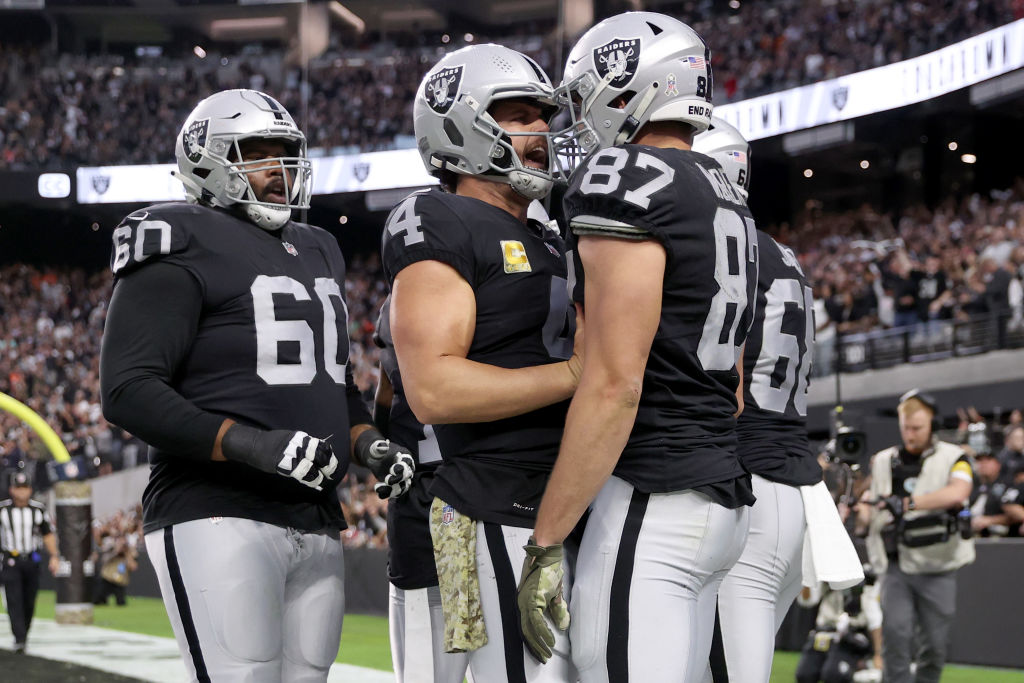 NFL roundup, week 18 Raiders, Steelers, 49ers make playoffs; Colts